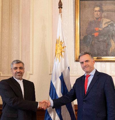 Embajador de Irán🇮🇷 Sr. Mojtaba Bani Asad entregó sus cartas credenciales al Sr. Presidente de la Republica Oriental del Uruguay, Sr.Yamandú Orsi